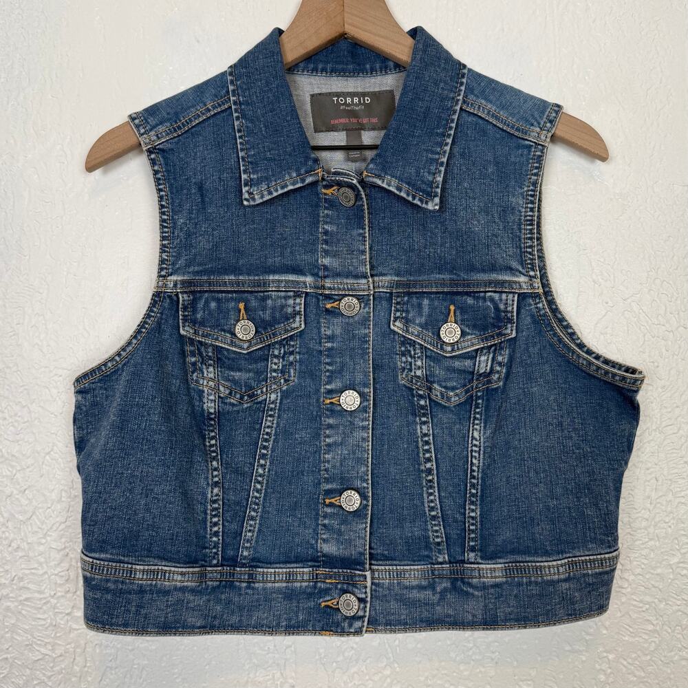 Torrid Denim Vintage Stretch Crop Denim Jean Vest Size 00 M/L NWT